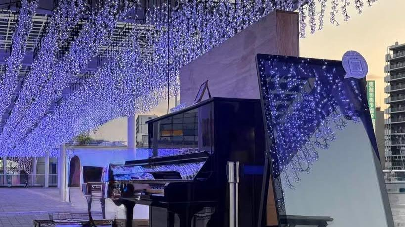 【北九州市八幡西区】イルミネーションの下であなたもピアニストに～KUROSAKI 映え PIANO